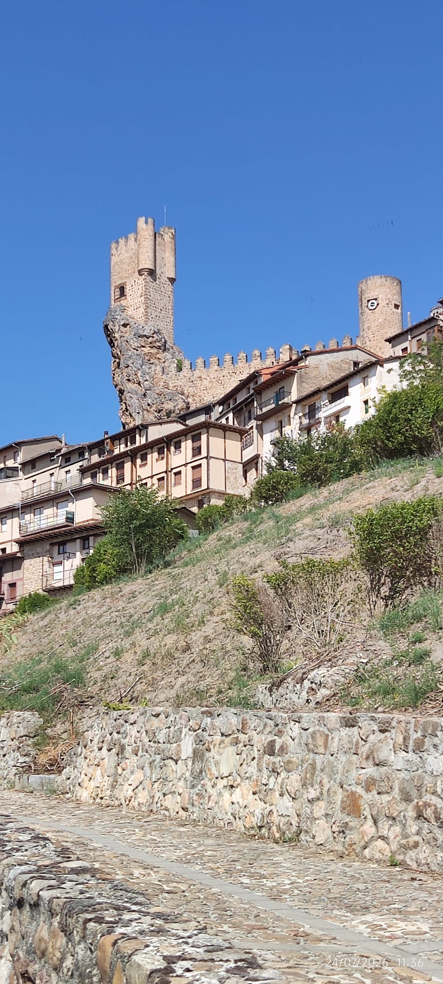 Vistas al Castillo de los Duques de Frías desde la casa rural La Casita